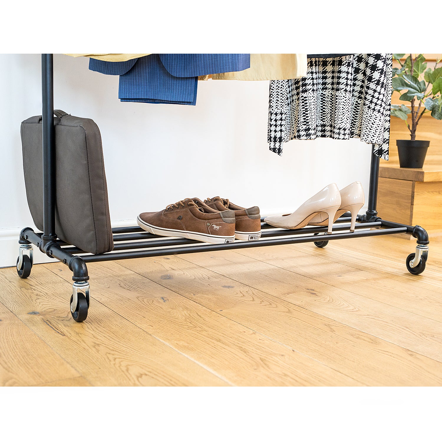 Clothes Rail Stable in Industrial Design, Heavy Duty Garment Rail with Shoe Rack, 100kg, Tatkraft Tube, 2