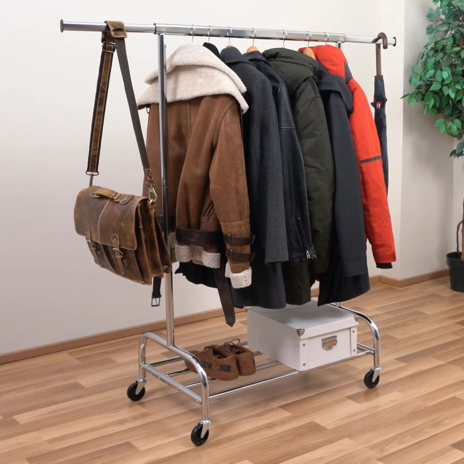 Extendable deals clothes rail